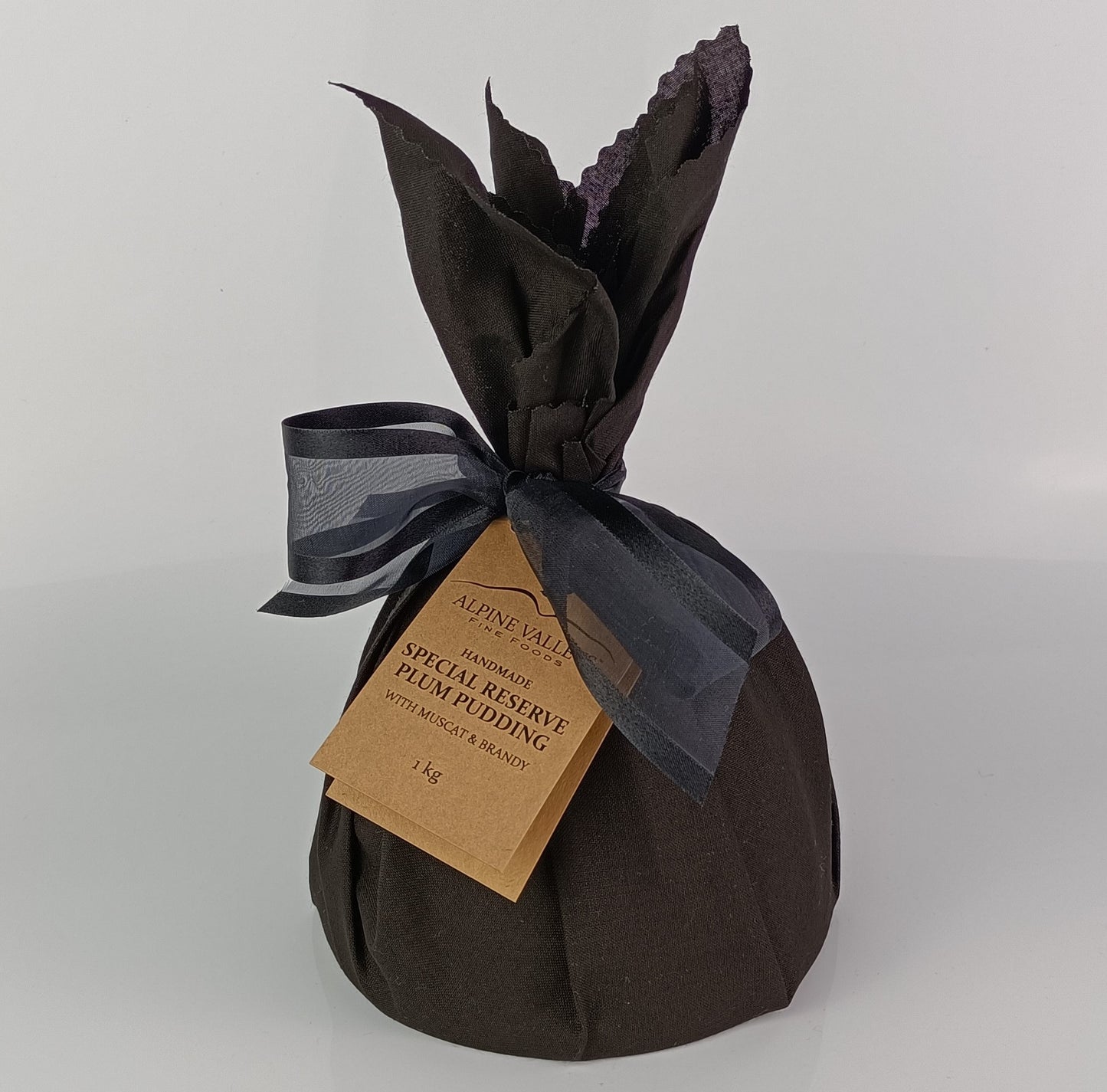 Special Reserve Christmas Plum Pudding 1 kg – luxury handmade pudding with Muscat, Barossa Valley brandy, fruits and spices. Limited edition, serves 8.